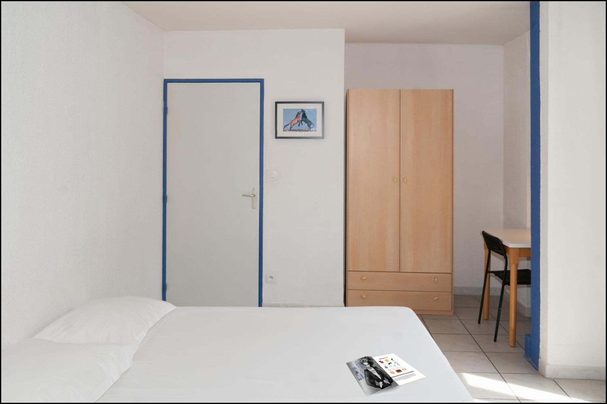 Residence Les Cordeliers Αβινιόν Δωμάτιο φωτογραφία